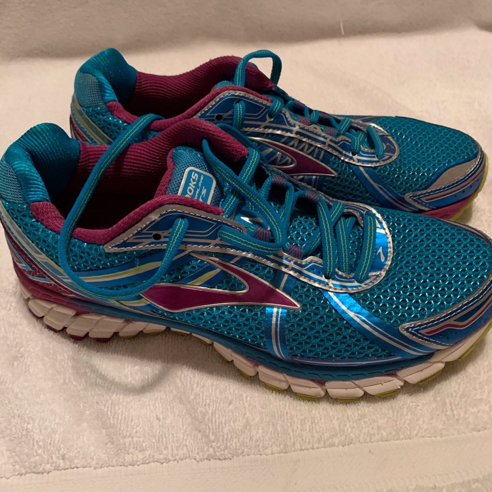 Athletic shoes, bought too big so barely worn.